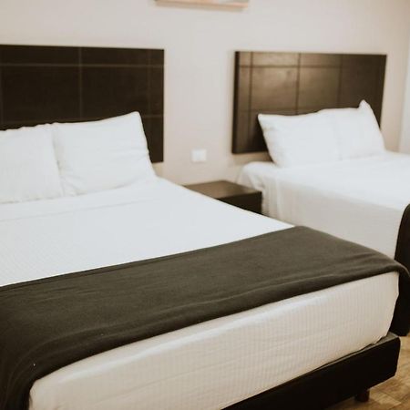 Hotel Capital Frontera Monclova Bagian luar foto