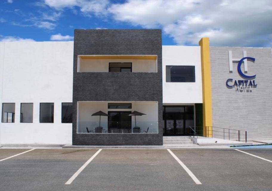 Hotel Capital Frontera Monclova Bagian luar foto