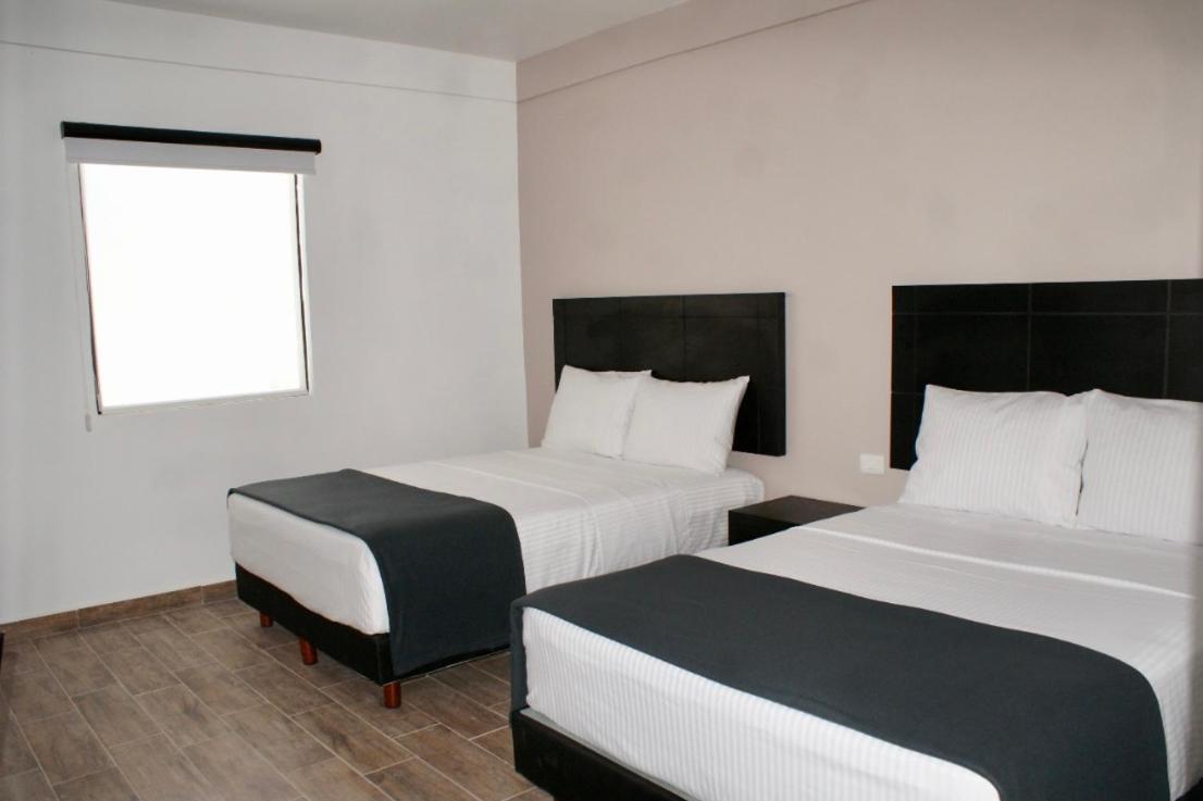 Hotel Capital Frontera Monclova Bagian luar foto