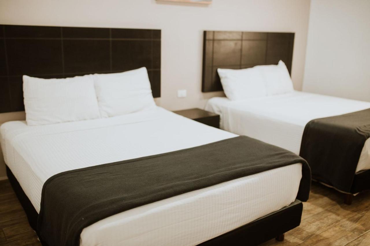 Hotel Capital Frontera Monclova Bagian luar foto